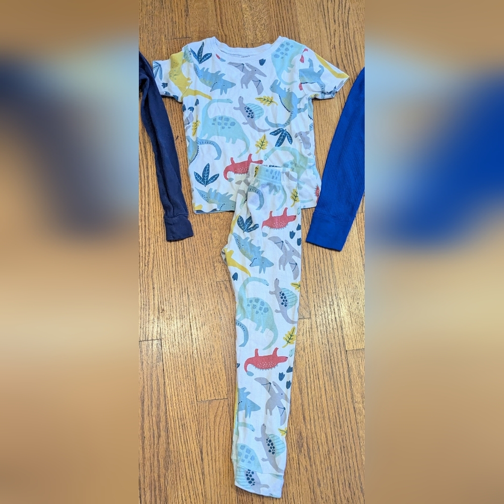 Boys Size 6 Lot ( 2 Sets PJs, 1 Long Sleeve Shirt And 1 Pair Of Jeans) - Picture 6 of 6